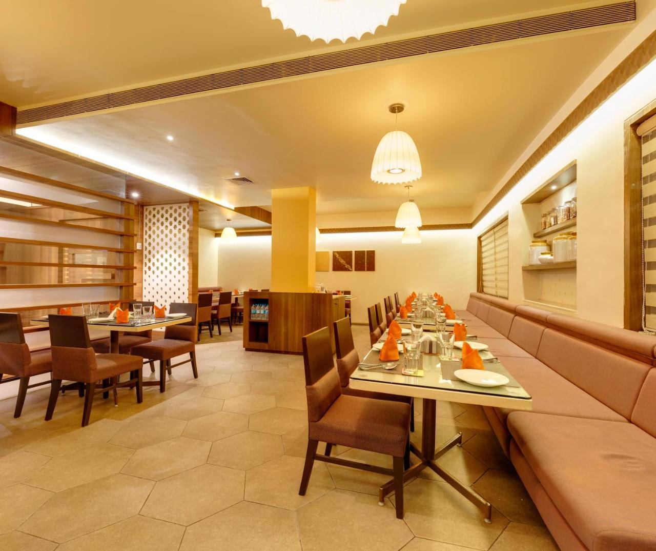 Kyriad Hotel Jaipur By Othpl Exteriör bild
