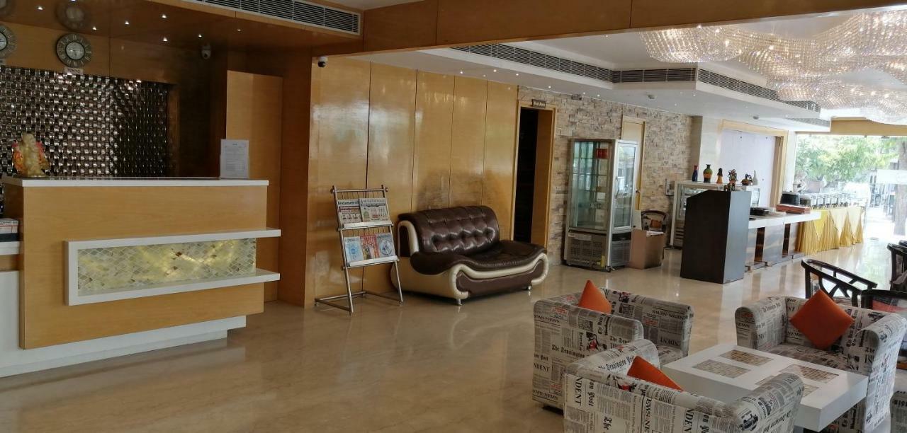 Kyriad Hotel Jaipur By Othpl Exteriör bild